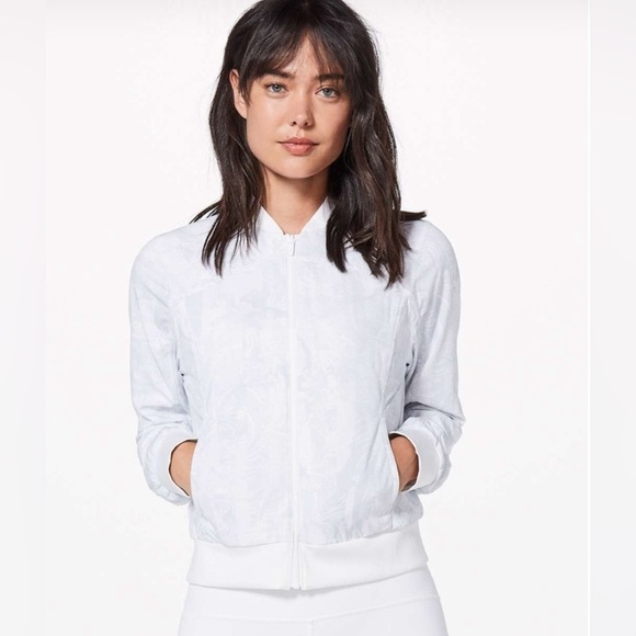 Lululemon Women’s Bomb Around Jacket Reversible Lightweight Stretch Wave White 6 - Picture 8 of 10